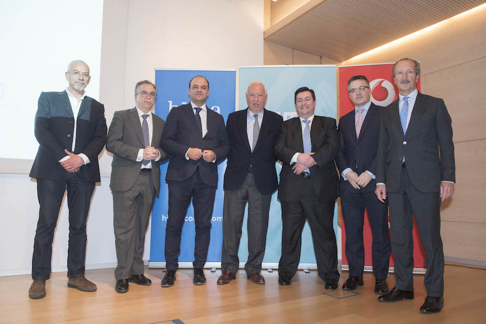 Díez y García-Margallo apuntan al conocimiento y  las exportaciones como claves para el crecimiento de la economía granadina