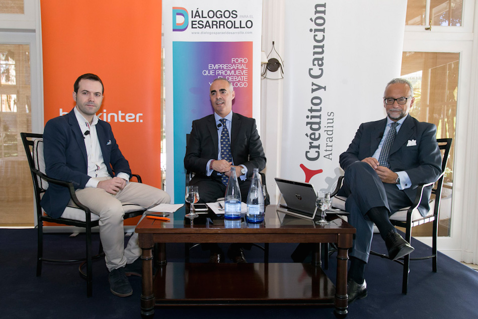 Juan Ramón Rallo y José María O’Kean analizan las perspectivas económicas para 2017 con el tejido empresarial tinerfeño